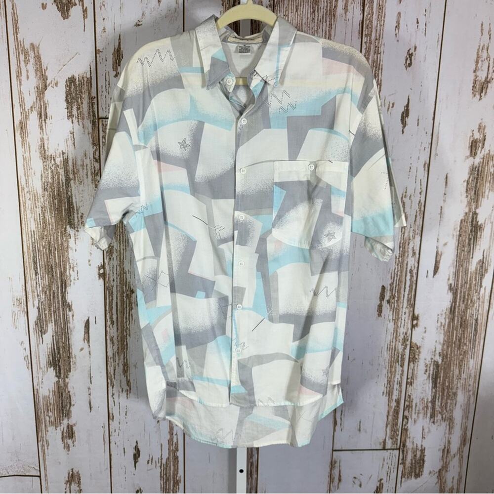 Zeppelin, Abstract Pattern Men's Casual Shirt. Size Medium. Excellent condition!